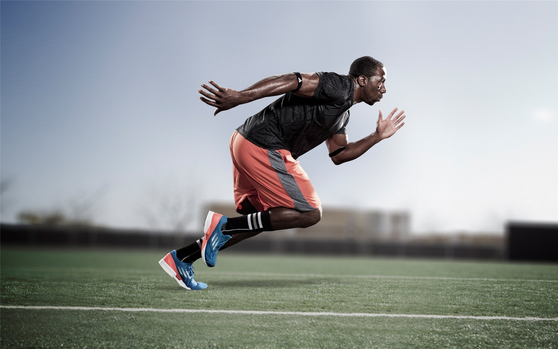 太阳正面击溃马刺，字母哥在世界排名争夺战中接管比赛