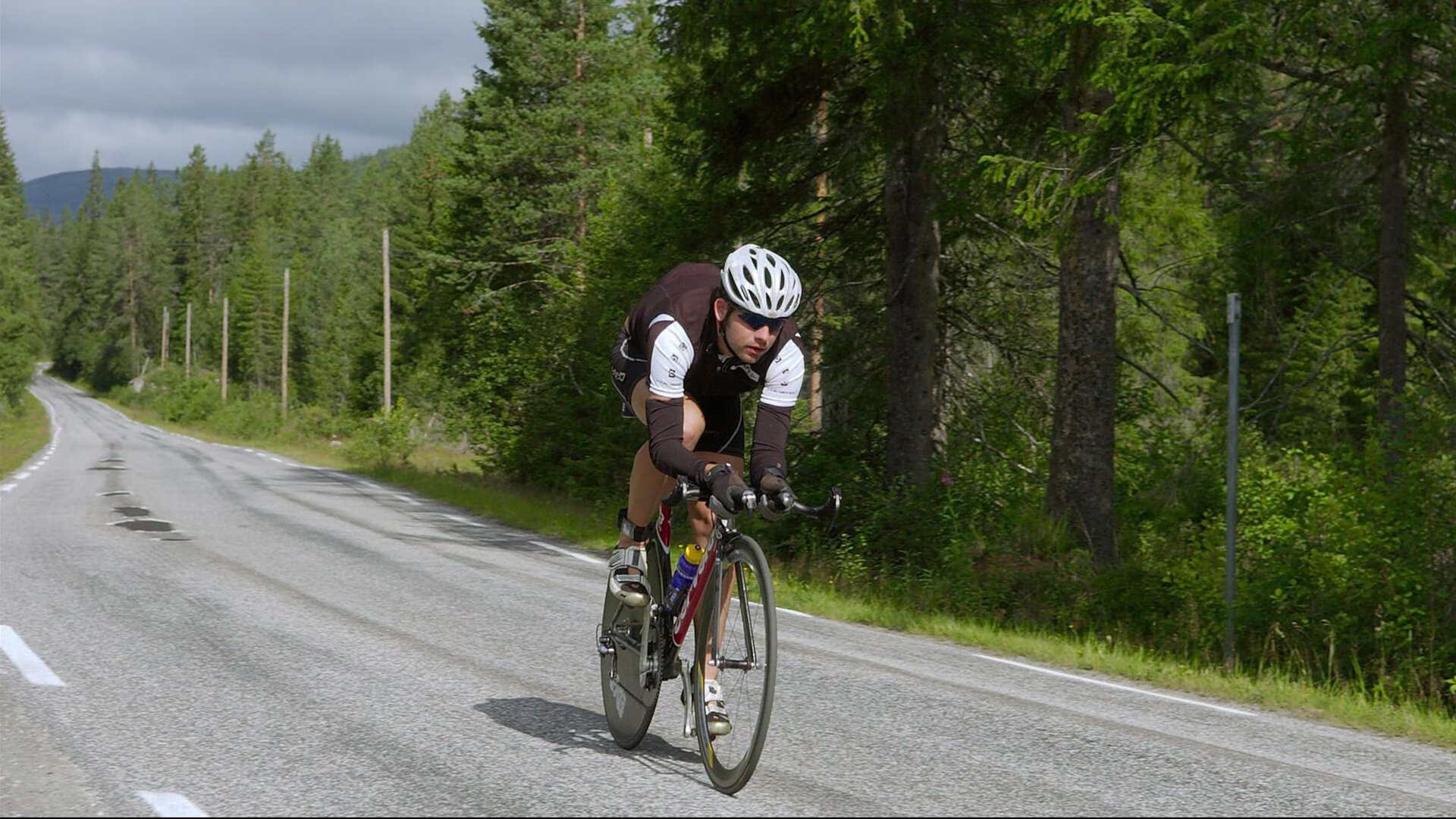 西甲国家德比之夜，米切尔扛起全队