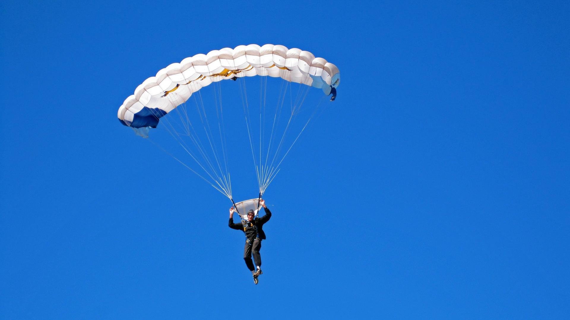 绝杀时刻！浙江队惊天逆转，拉文式暴扣点燃赛场激情